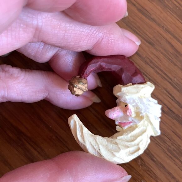 2 half moon Santa head brooch pins - Picture 4 of 4